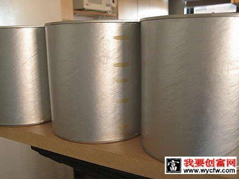 奶粉罐固定在木板上2