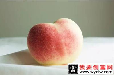 90后小伙的致富之路：帮果农卖出滞销水果